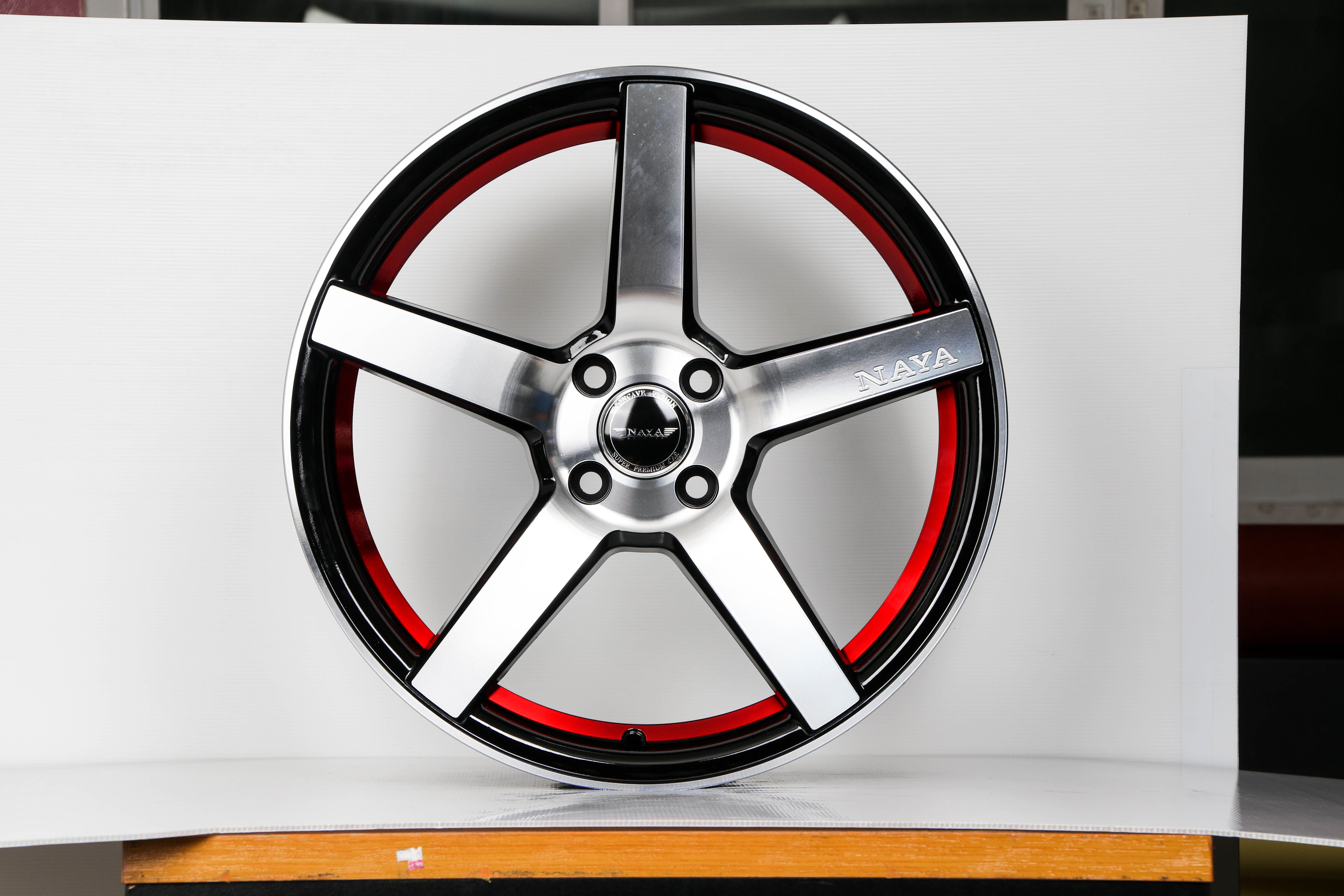 แม็กซ์ VOZEN(9140) 17X7.5 4X100 ET42 CB.73.1 "R"BP-XZ (สีหน้าเงาร่องดำท้องแดง)