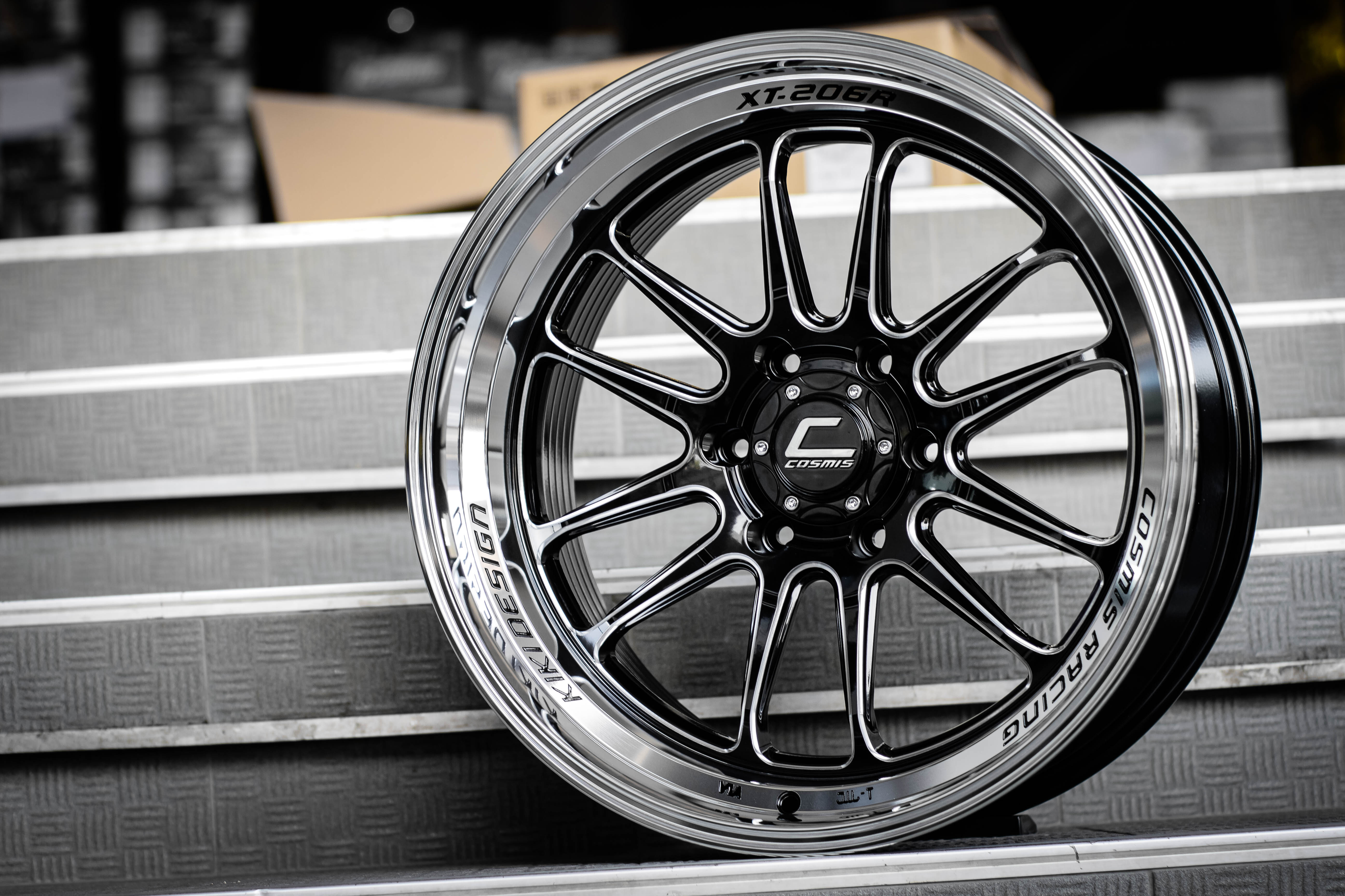 แม็กซ์ XT-206R 20X9.5 6X130 ET12 CB.74.6 BT/LC (สีดำ+ขอบเงา+CNCข้างก้าน)