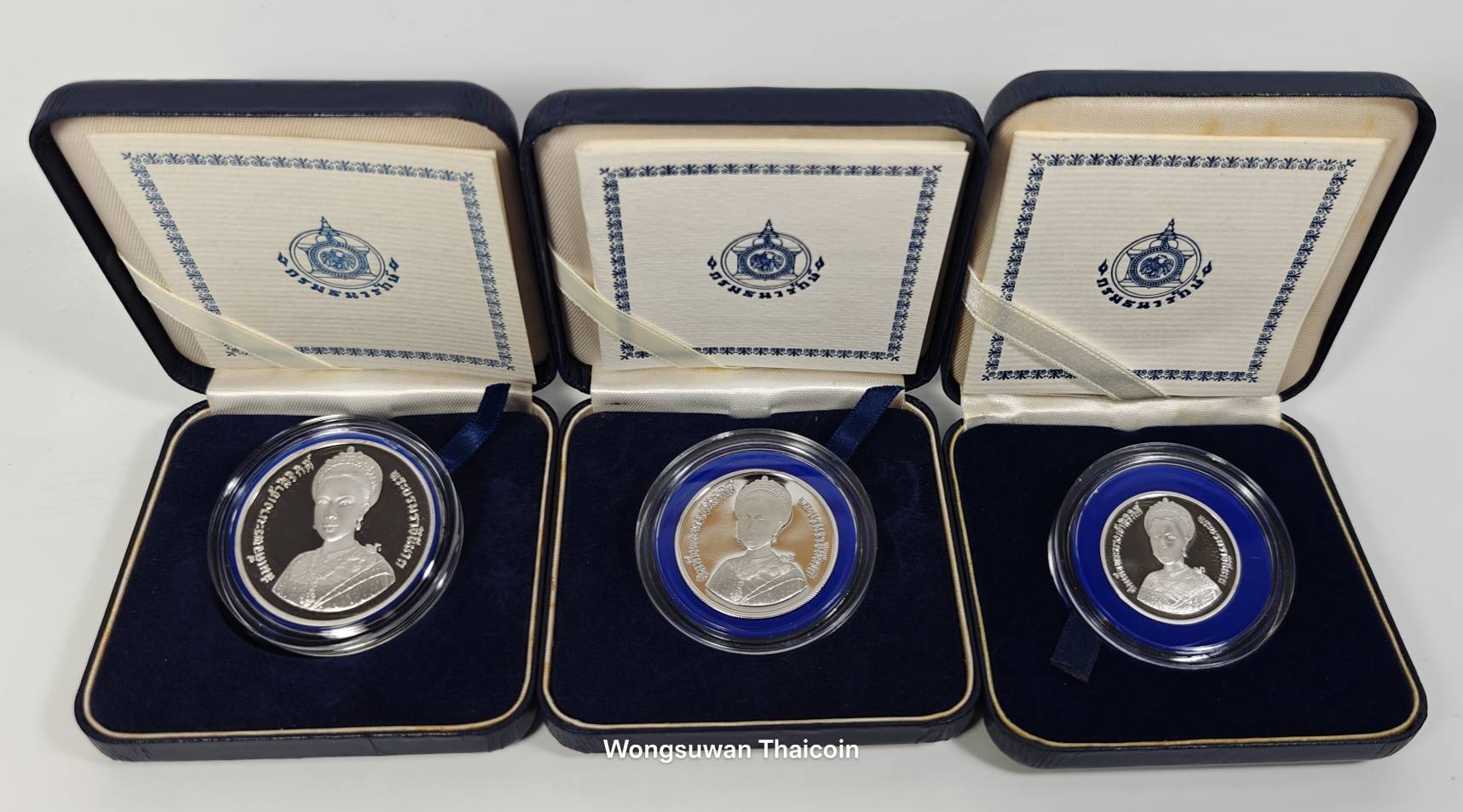 เหรียญ 150,300,600 บาท (ขัดเงา) ครบ 5 รอบ สมเด็จพระนางเจ้าสิริกิติ์ พระบรมราชชนนีพันปีหลวง