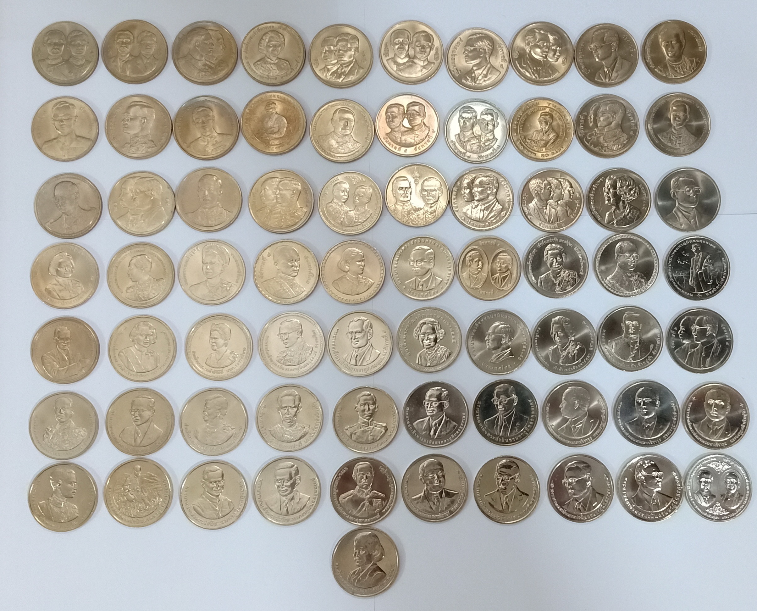 เหรียญ 20 บาท ที่ระลึกในสมัยรัชกาลที่9 ครบชุด 71 เหรียญ (เฉพาะเนื้อนิเกิล)