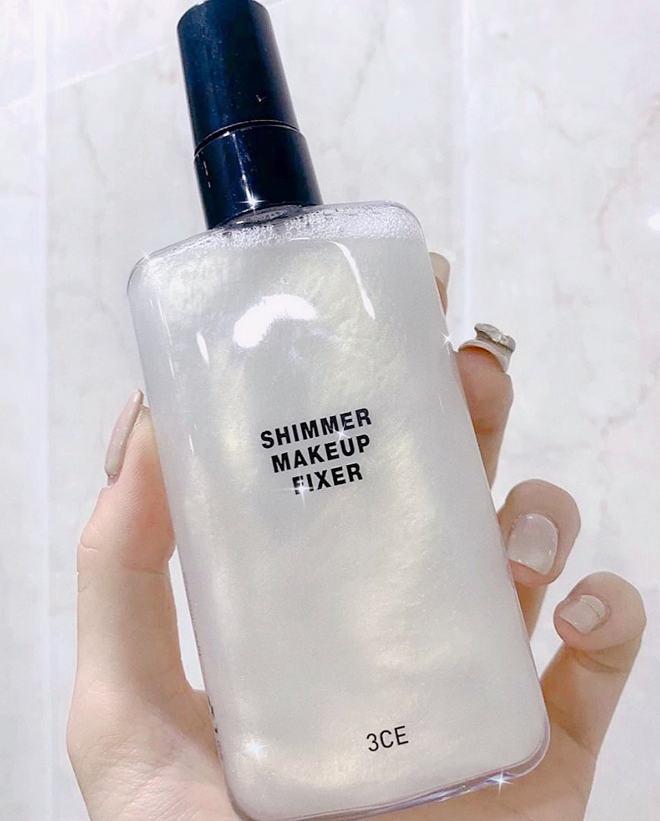 3CE SHIMMER MAKEUP FIXER สเปรย์ฉีดได้ทั้งผิวหน้าและผิวกาย ช่วยให้เครื่องสำอางค์ติดทน