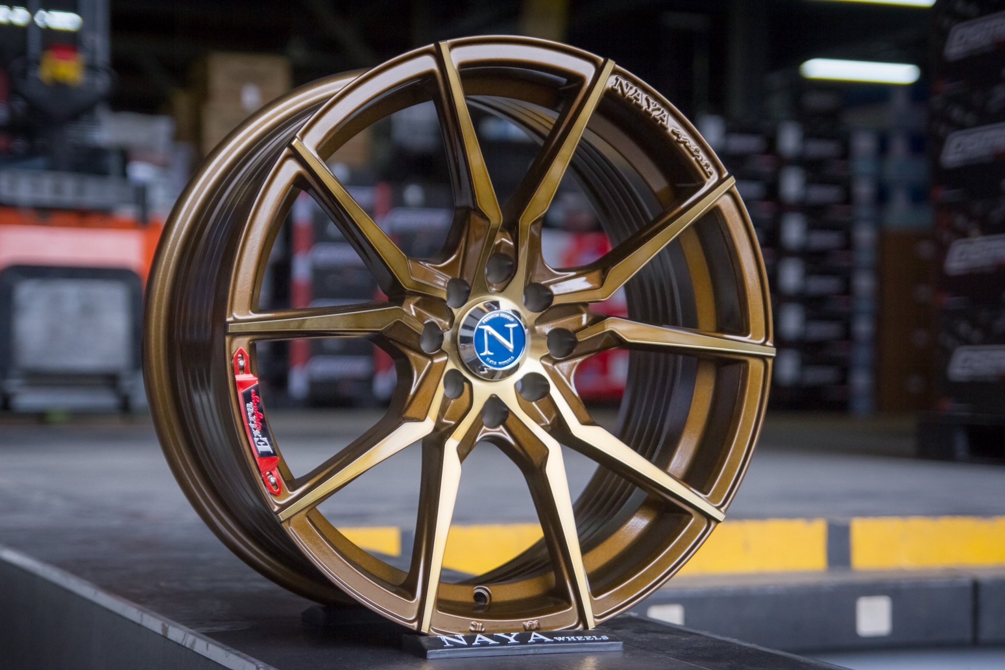 แม็กซ์ EVEREST-2 PREMIUM (YA9961) 17X7.5 8x100/114.3 ET30 CB.73.1 NO-PTG (สีน้ำตาลยิงทรายกลึงหน้าไดร์ทอง)