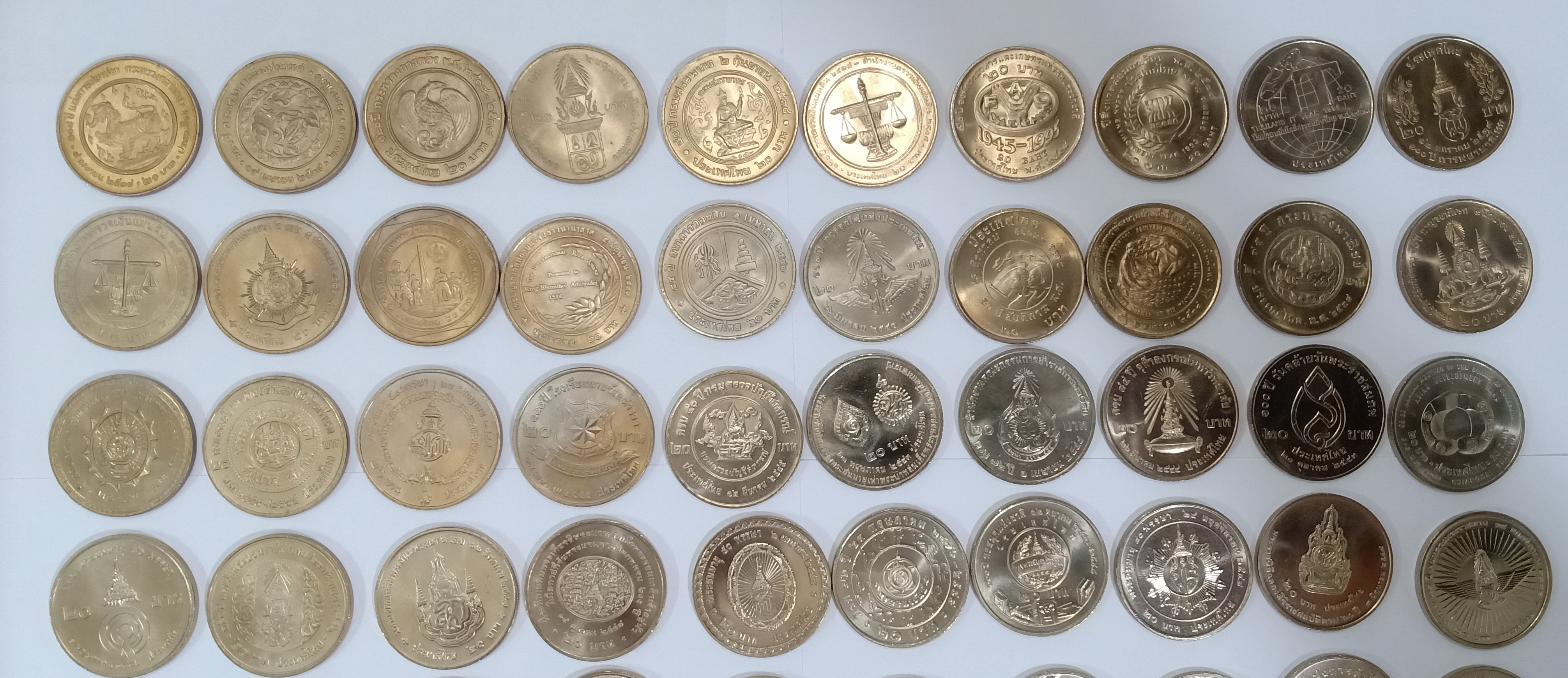 เหรียญ 20 บาท ที่ระลึกในสมัยรัชกาลที่9 ครบชุด 71 เหรียญ (เฉพาะเนื้อนิเกิล)